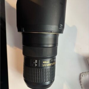 Nikon Nikkor 24-70mm f/2.8 AS G SWM AF-S IF N ED M/A Lens